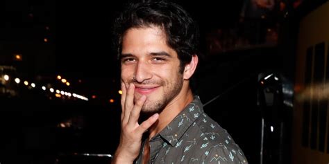 Tyler Posey Reveals Why He Loves Being Nude and More in。